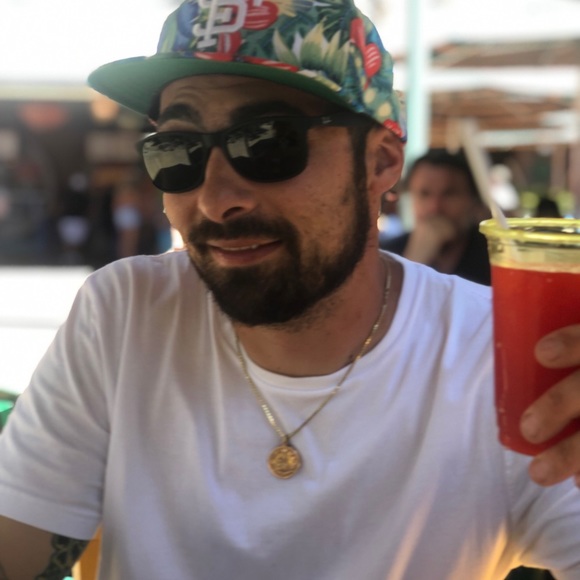 Meet your Posher, Dominic - Picture 3 of 8